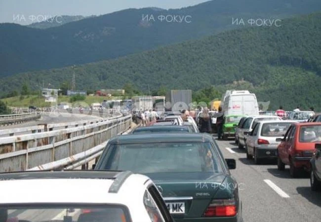 Две са жертвите при верижната катастрофа в тунела Витиня