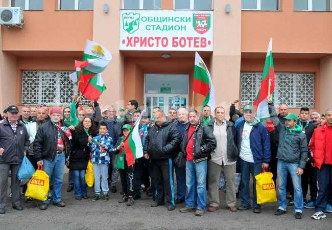 Агитката на „Ботев” /Враца/: Ние сме за Николай Иванов