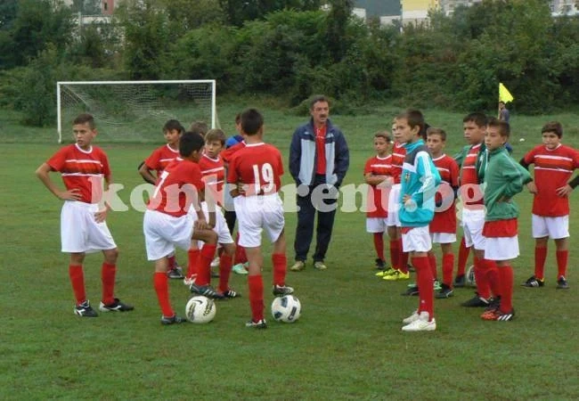 Децата на Гарев загряха с 11:0 за дербито на \