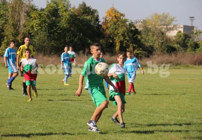 Футболният маратон продължава