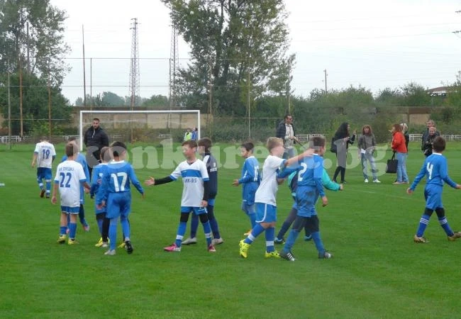 Дерби във „Футбол 7” завърши с обрат