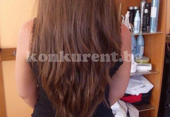 Благородно! Момиче от Пазарджик дори косата си на онкоболни