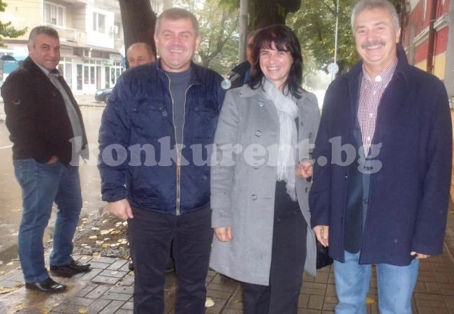 Трима кандидат-кметове се събраха в полицейски клуб