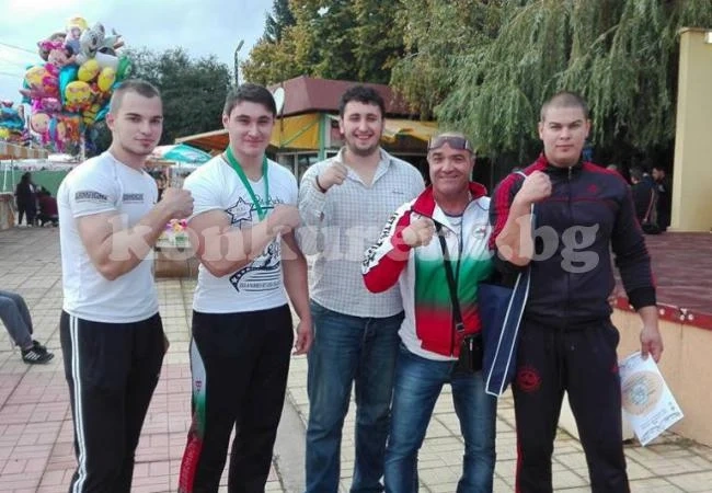 Българи и молдовци се съревноваваха на канадска борба