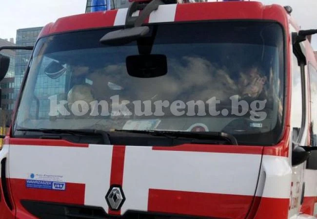 Дюнерджийница до училище избухна в пламъци