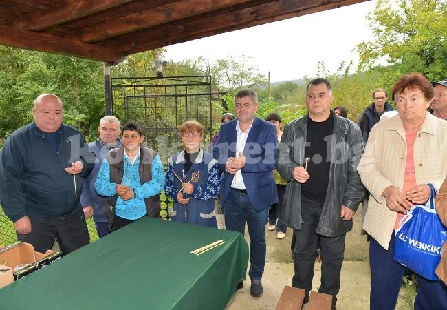 Курбан за здраве на хората в село Винище даде кандидатът за кмет от ГЕРБ Пламен Ваков