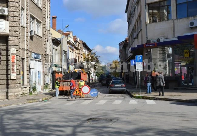 Запълниха дупките по ул. „Иванка Ботева” във Враца