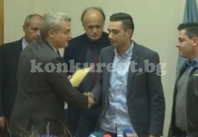 Наградиха лекарите, помагали в зверската катастрофа в тунела \