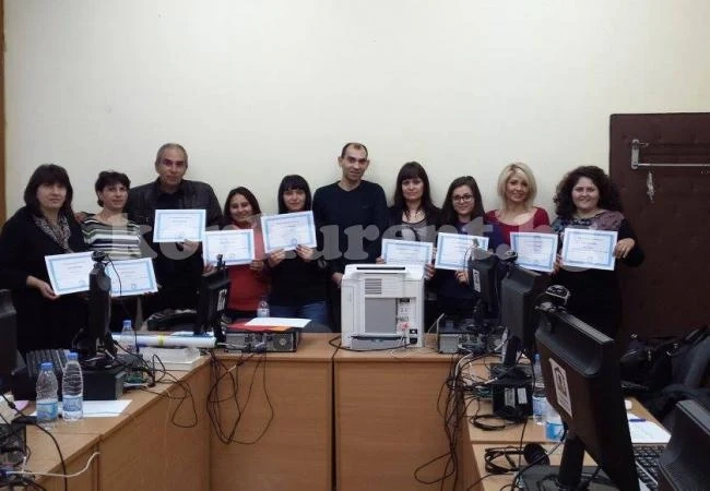 Наградиха библиотекари за успешно завършено обучение