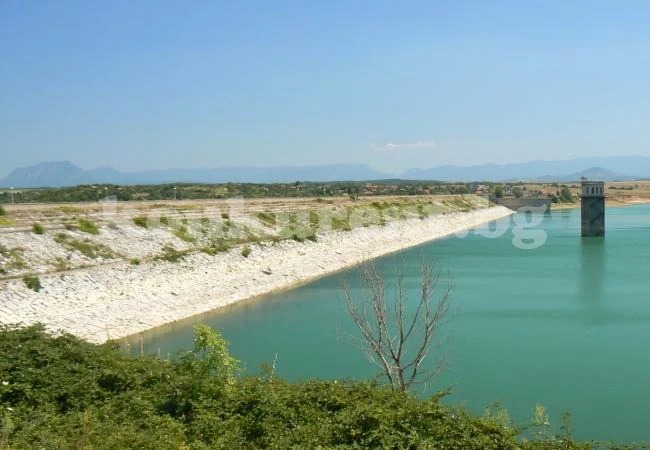 Водолази провериха кулата на язовир „Огоста”