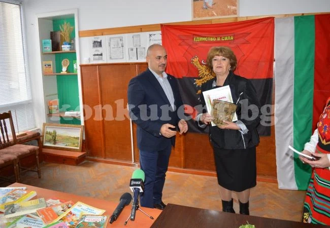 Патриотите от Враца наградиха Ваня Иванова за „Будител на годината”