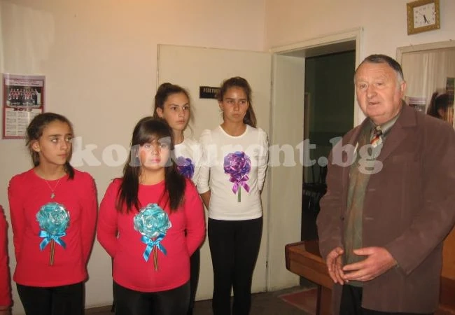 Бивш общински шеф подреди изложба 