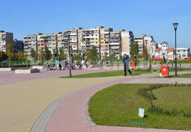 Времето: Остава топло за сезона