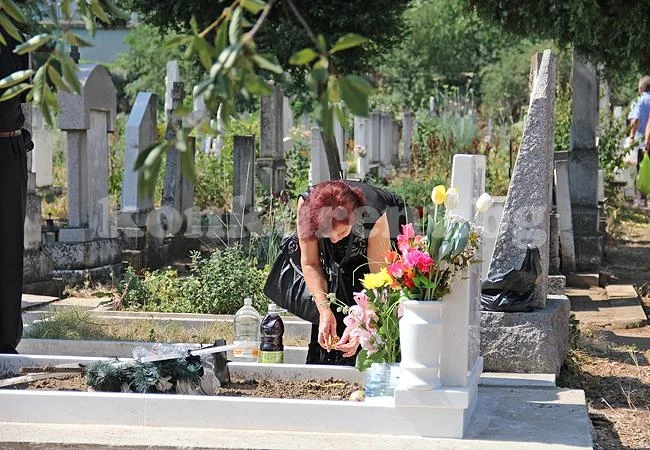 Утре е Архангелова задушница