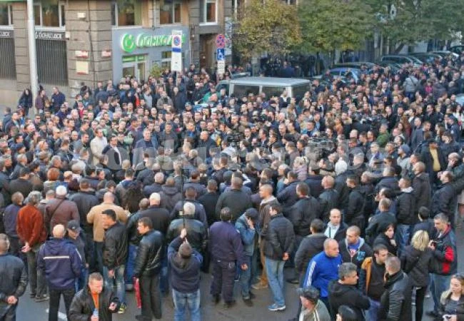 Полицаите вдигат най-масовия си протест