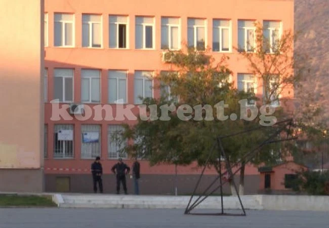 Прокуратурата поиска нападателят от сливенското училище да остане в ареста