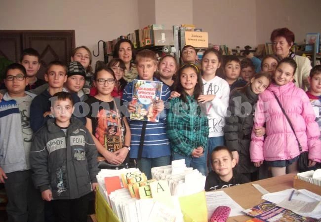 Петокласници четоха за най-великите личности на България