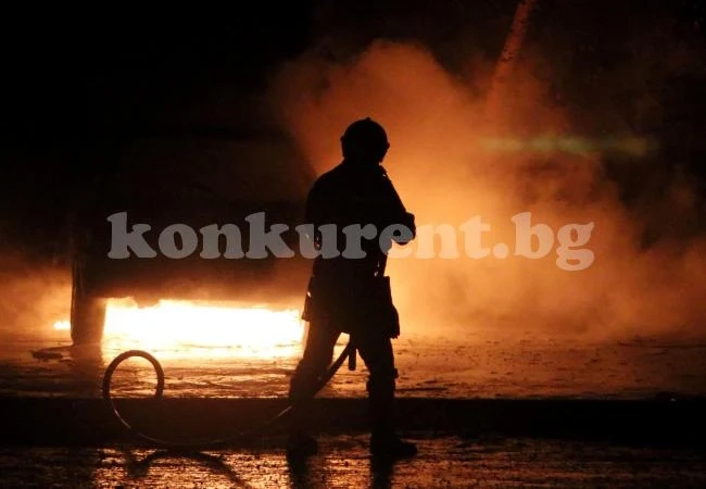 Автомобил горя в Козлодуй