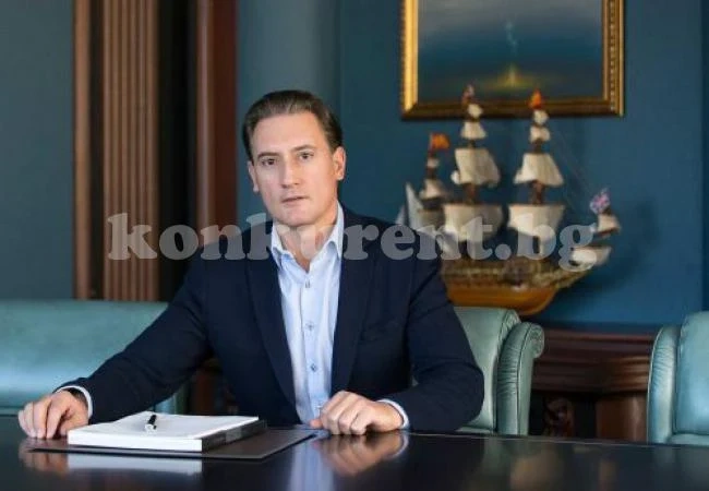 Номинираха Кирил Домусчиев за шик