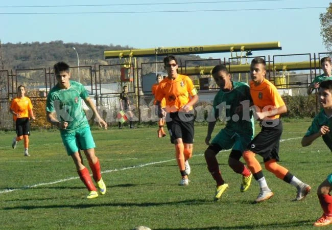 Героичен Ботев спря Литекс при U15
