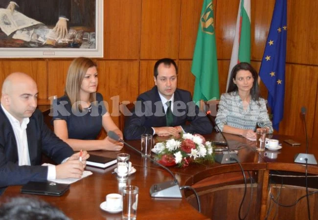 Кметът на Враца обяви екипа си и опроверга „градски легенди“