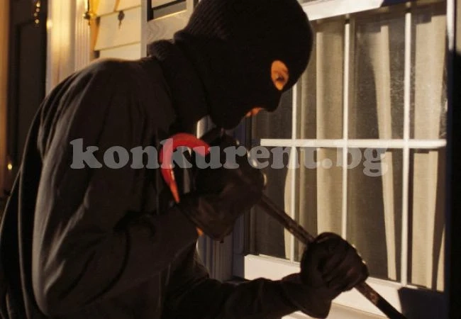 Крадец разби селски магазин