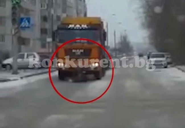 Камион прегази бързаща пенсионерка (ВИДЕО 18+)