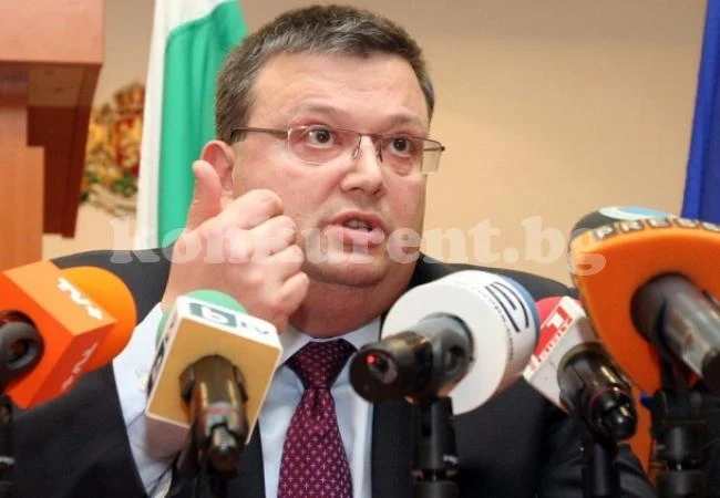 Цацаров внесе още 2 искания за снемане на имунитета на Сидеров