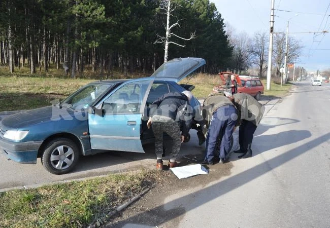 Две коли се удариха на изхода на Враца