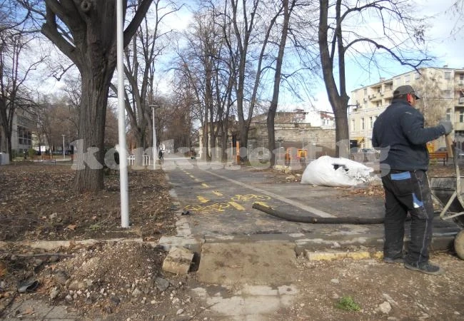 Алеята в парк „Рова“ става достъпна за хора с увреждания