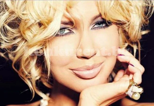 Миска с рецепта за перфектна фигура: Секс и белтъчини!