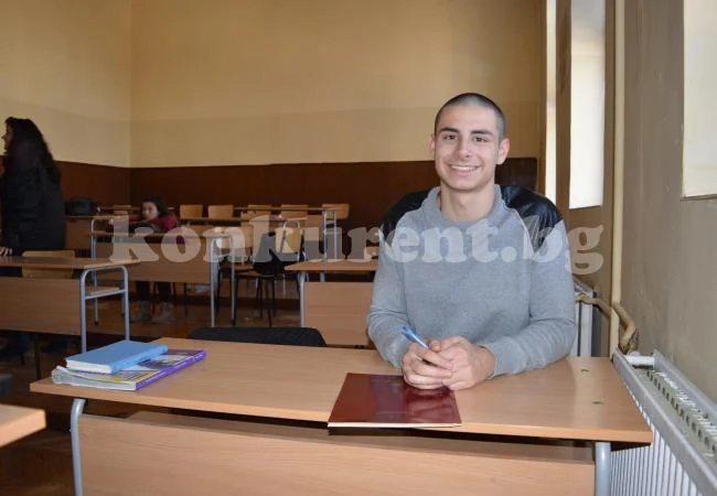Гордост! Ирина Бокова награди ученик от Враца