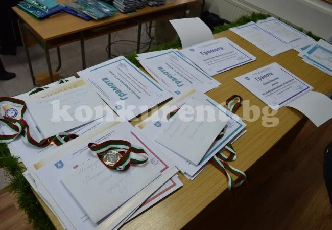 Нови постижения за учениците от ПМГ във Враца
