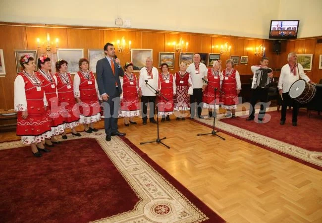 Хайтов заведе хористи от Мездра в Парламента