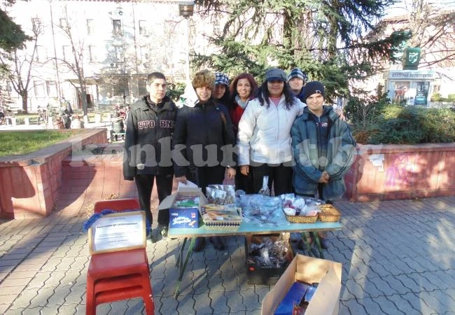 Коледен базар на социален дом зарадва врачани