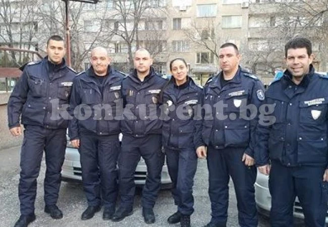 Полицаи с благородна инициатива за деца от социален дом