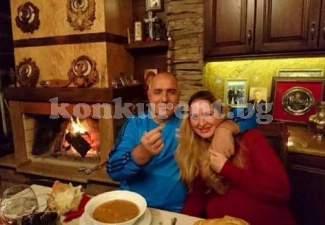 Премиерът с два късмета на Коледа - внук и парата от питката