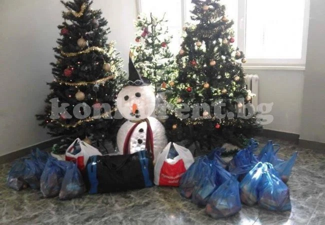 Благотворителен концерт зарадва сираци за Коледа