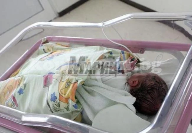 Преди Нова година: Родилка заряза бебенцето си в болницата