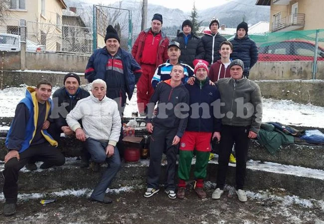 В Згориград изпратиха 2015 г. на терена, със скара и вино