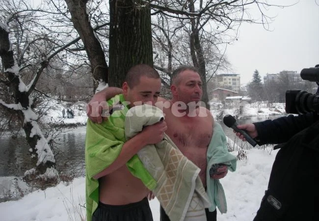 Иво от Мездра спаси за втори път кръста