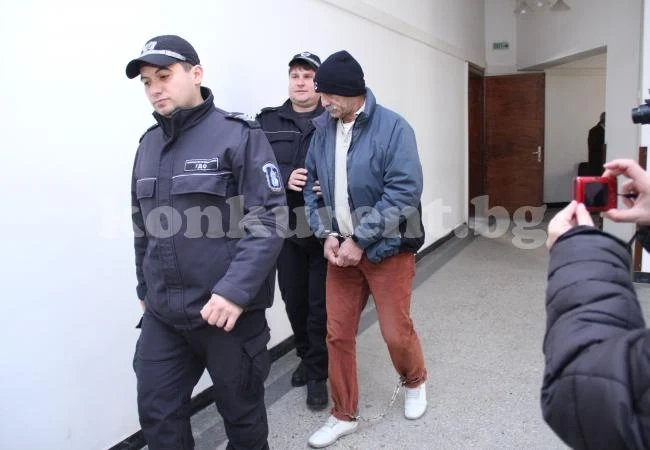 Искат още доказателства, че Радка е убила баща си