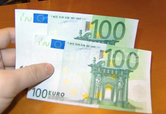 23-годишен задигна 400 евро