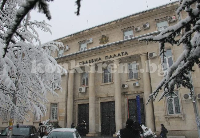 Условна присъда за апаш, тарашил селско училище