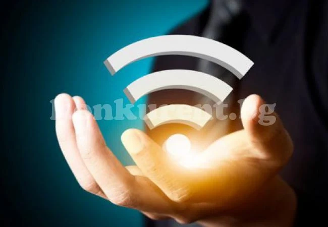 Сменят уличните телефони с точки за достъп до интернет