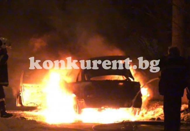 16-годишна подпали колата на роднина