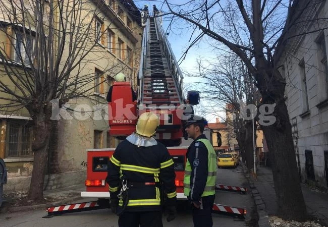 Две пожарни блокираха центъра на Враца