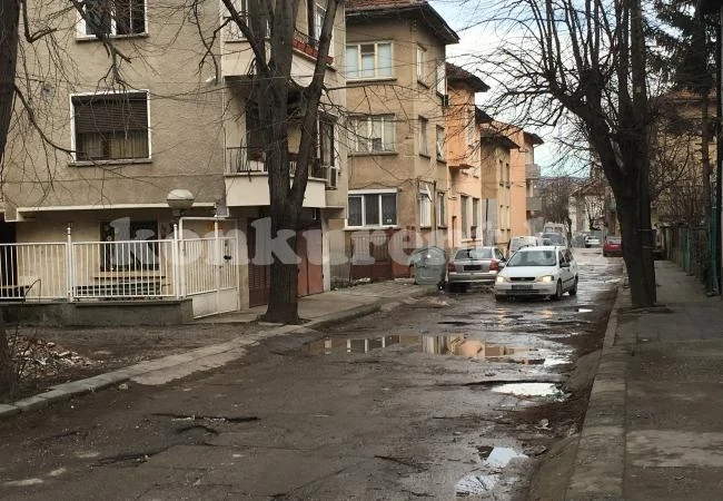 Кметът на Враца търси пари за ремонт на улици