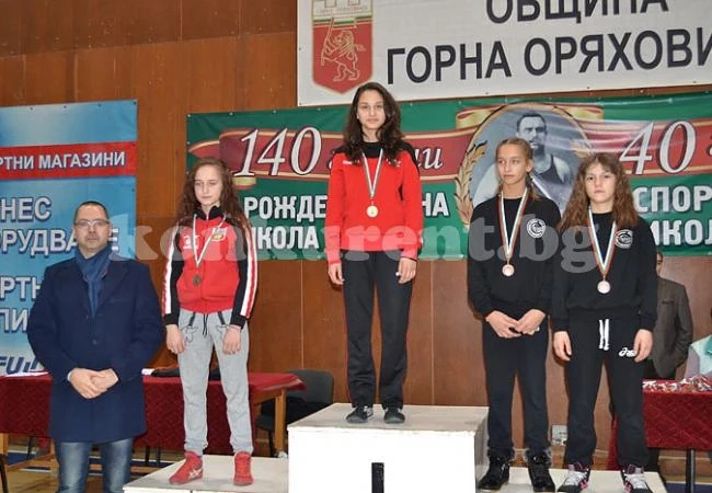 Състезателките на Ботев 93 донесоха 5 медала от Горна Оряховица