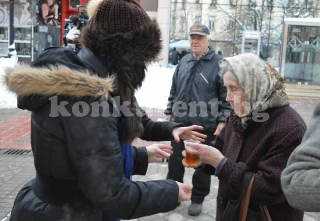  И днес във Враца раздават топъл чай